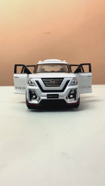1:24 Nissan Patrol Metal Die-Cast Model – سيارة نيسان باترول مصغّرة معدنية بمقياس 1:24